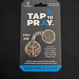 Versible Tap to Pray Camo Cross Keychain